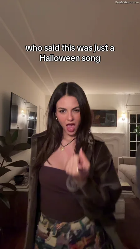 Victoria Justice photo 9 of 3442
