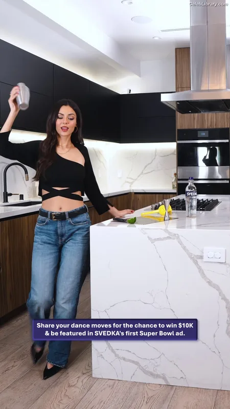 Victoria Justice photo 23 of 3442