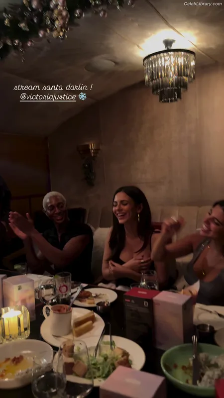 Victoria Justice photo 6 of 3442