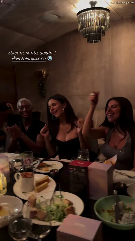 Victoria Justice photo 8 of 3442