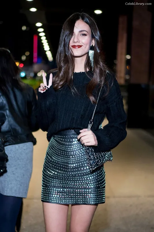Victoria Justice photo 10 of 3442