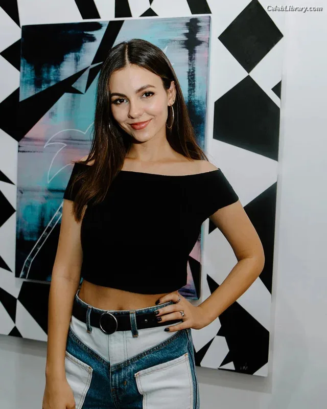 Victoria Justice photo 19 of 3442