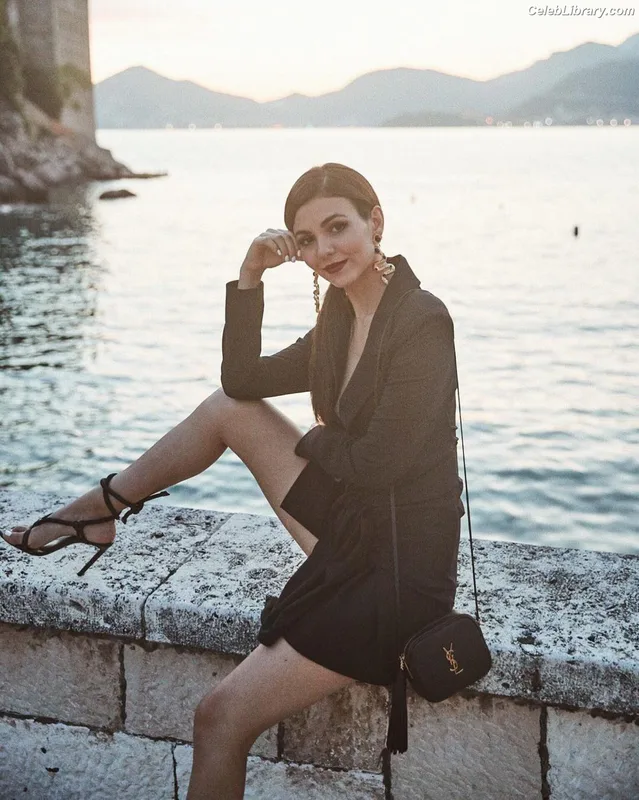 Victoria Justice photo 2 of 3442