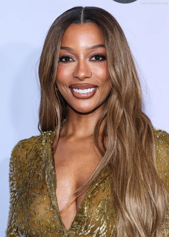 Victoria Monét photo 21 of 61