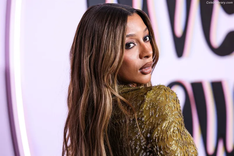 Victoria Monét photo 12 of 61