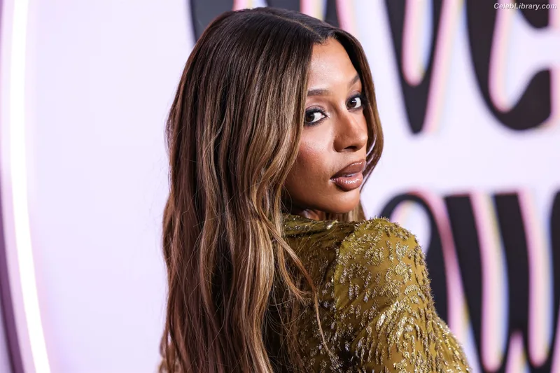 Victoria Monét photo 13 of 61
