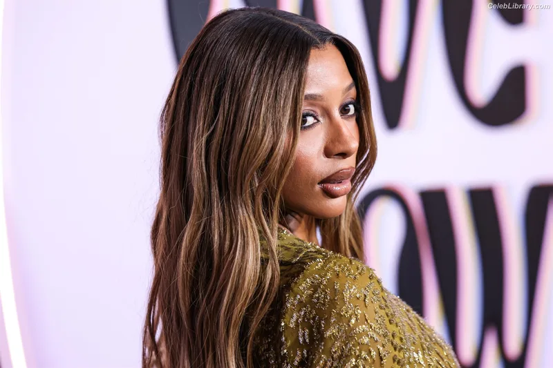 Victoria Monét photo 15 of 61