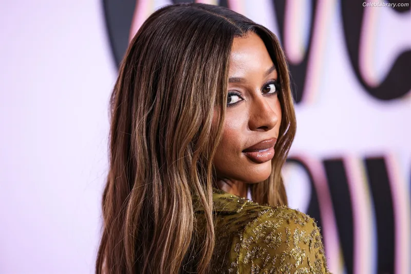 Victoria Monét photo 16 of 61