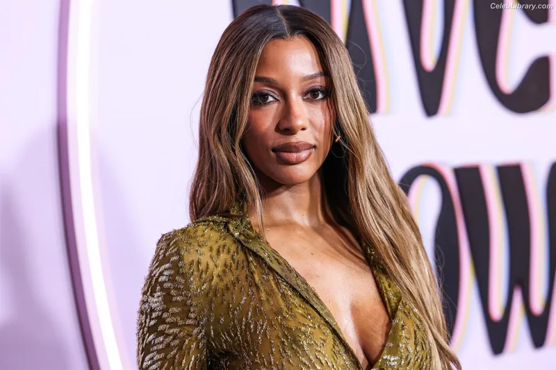 Victoria Monét photo 17 of 61