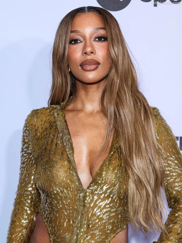 Victoria Monét photo 2 of 61