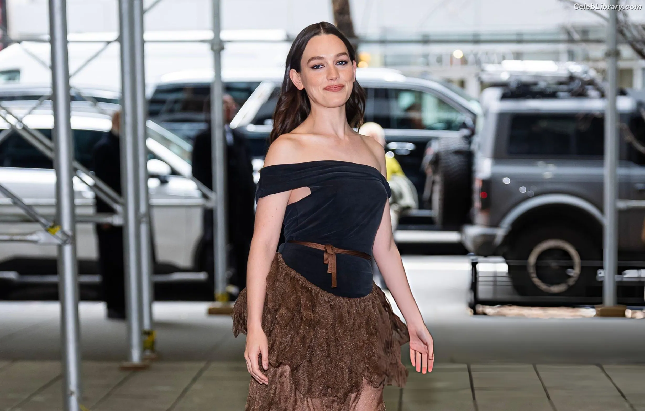 Victoria Pedretti photo 9 of 255
