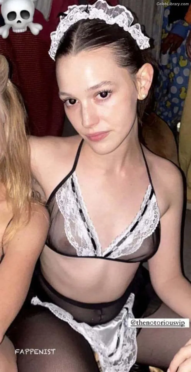 Victoria Pedretti photo 13 of 255