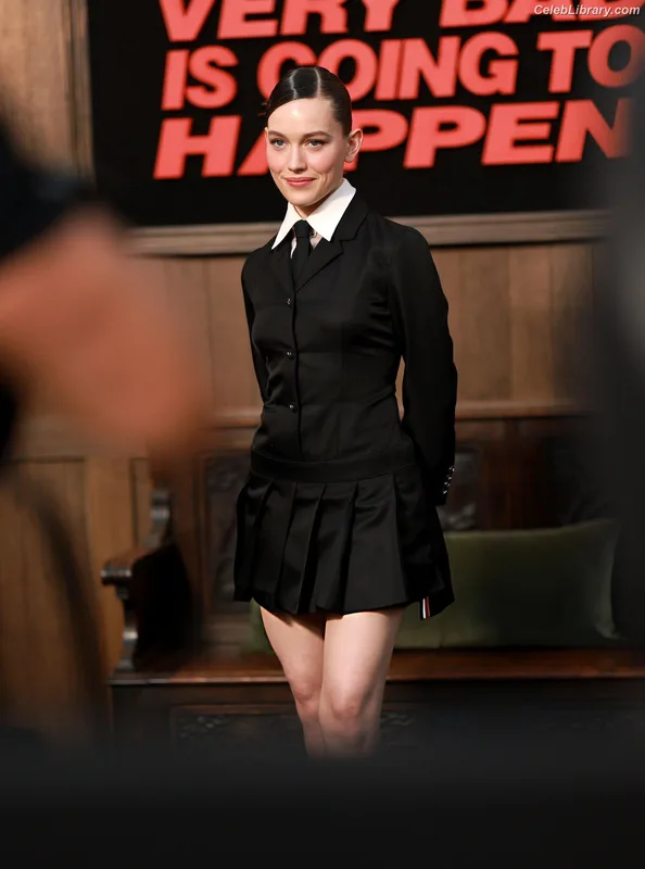 Victoria Pedretti photo 14 of 254