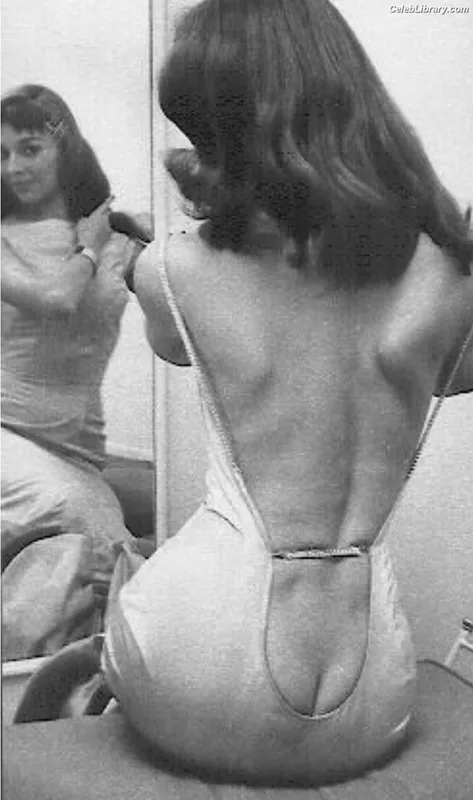 Vikki Dougan photo 12 of 17