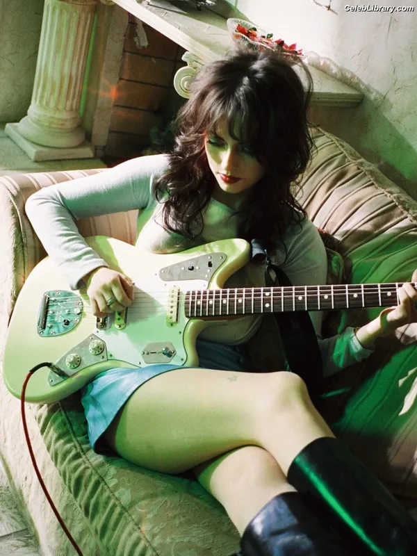 Violet Grohl photo 11 of 130