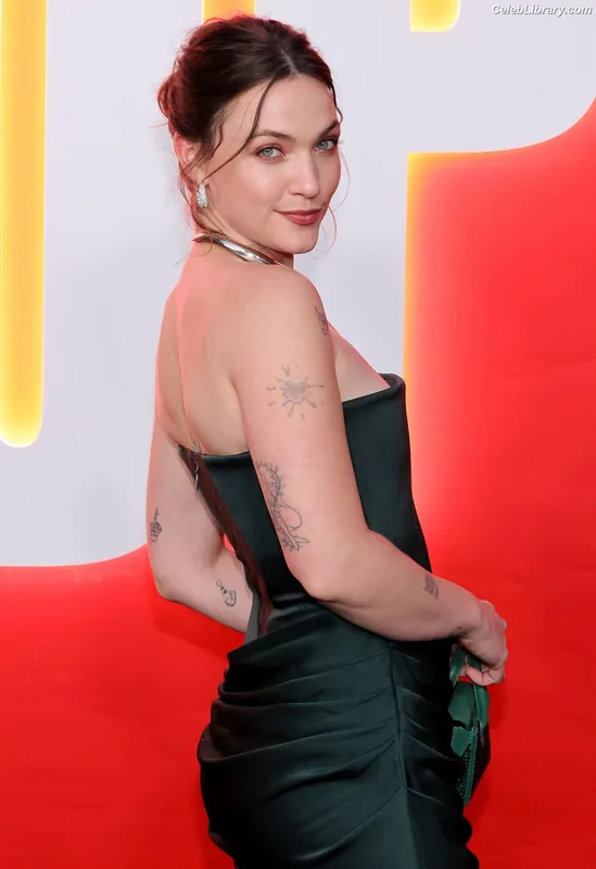 Violett beane photo 23 of 112
