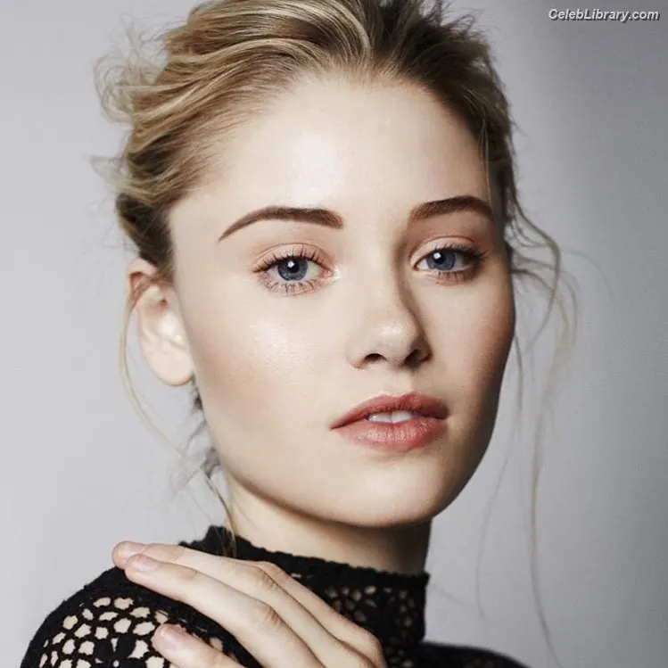 Virginia Gardner photo 12 of 521