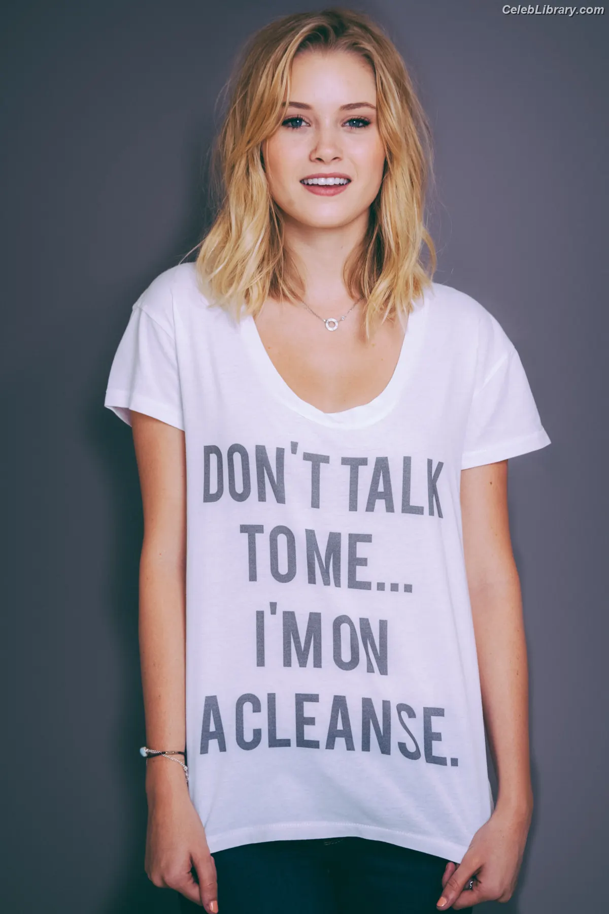 Virginia Gardner photo 15 of 521