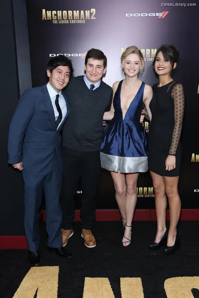 Virginia Gardner photo 17 of 521