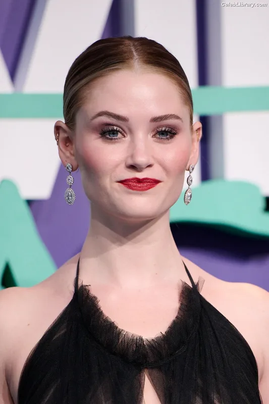 Virginia Gardner photo 16 of 521