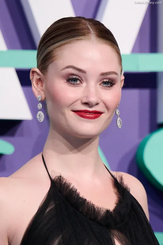 Virginia Gardner photo 21 of 521