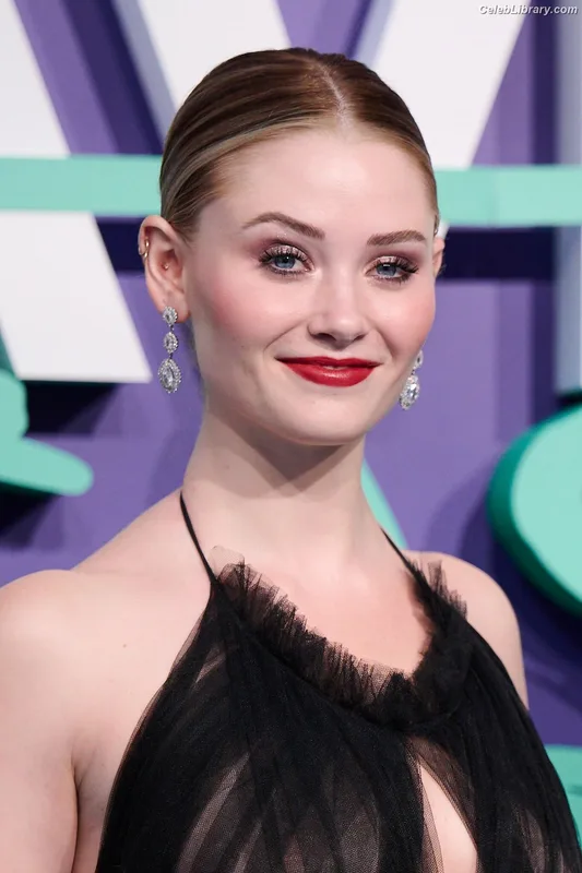 Virginia Gardner photo 22 of 521