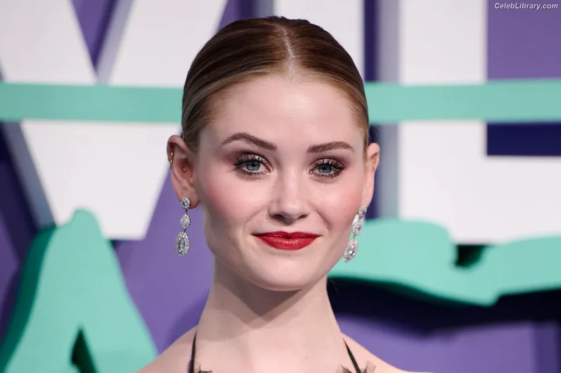Virginia Gardner photo 8 of 521
