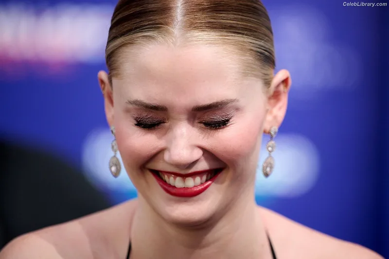 Virginia Gardner photo 10 of 521
