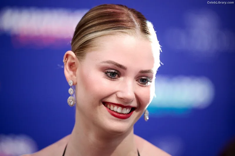 Virginia Gardner photo 15 of 521