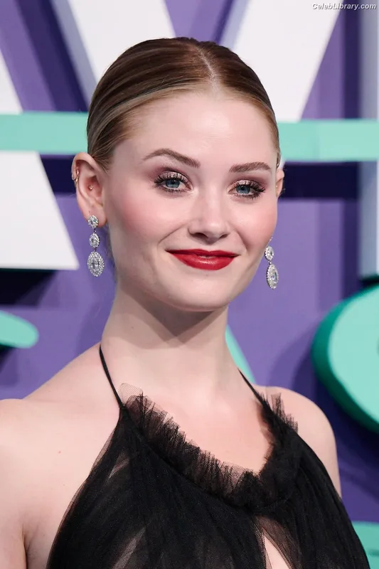 Virginia Gardner photo 12 of 521