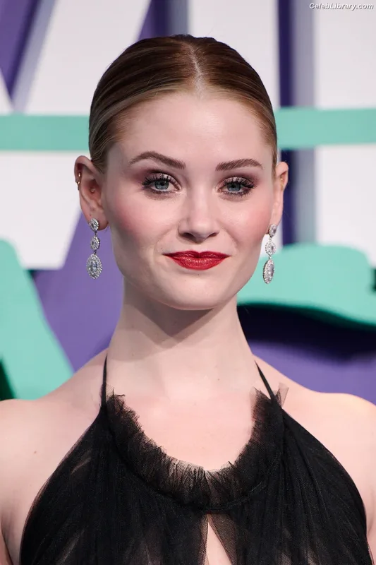 Virginia Gardner photo 13 of 521