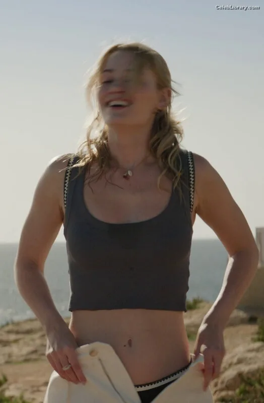 Virginia Gardner photo 17 of 521