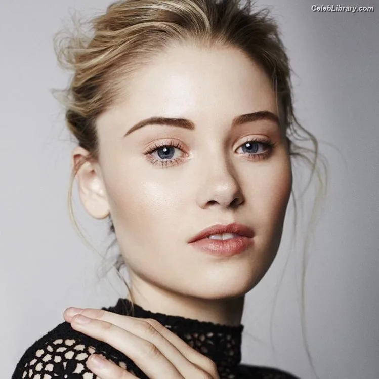 Virginia Gardner photo 12 of 521