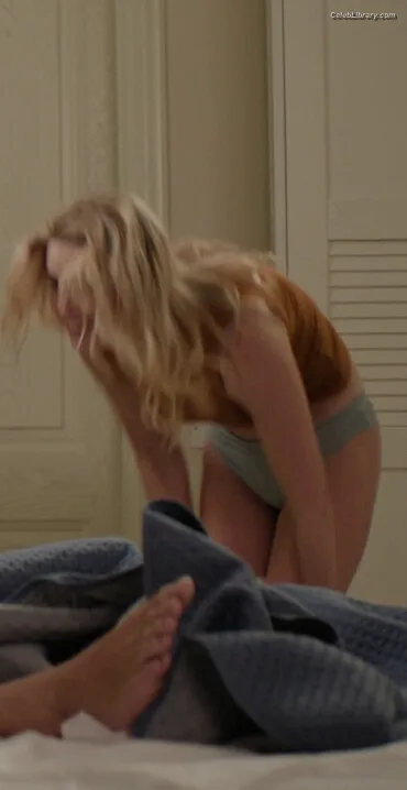 Virginia Gardner photo 12 of 521