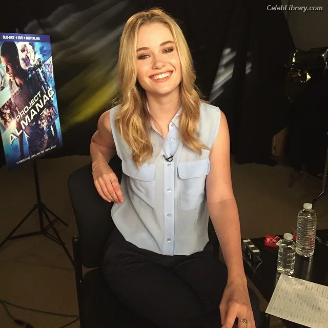 Virginia Gardner photo 15 of 521
