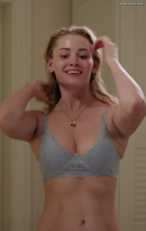 Virginia Gardner photo 3 of 521