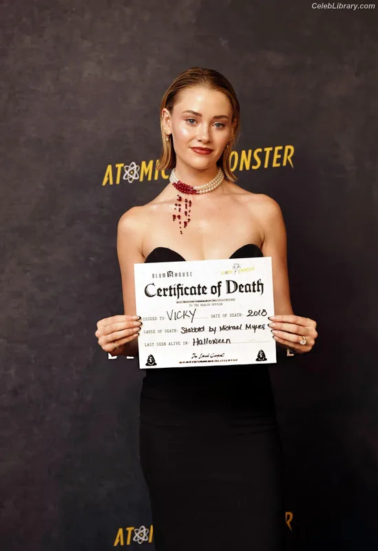 Virginia Gardner photo 10 of 521
