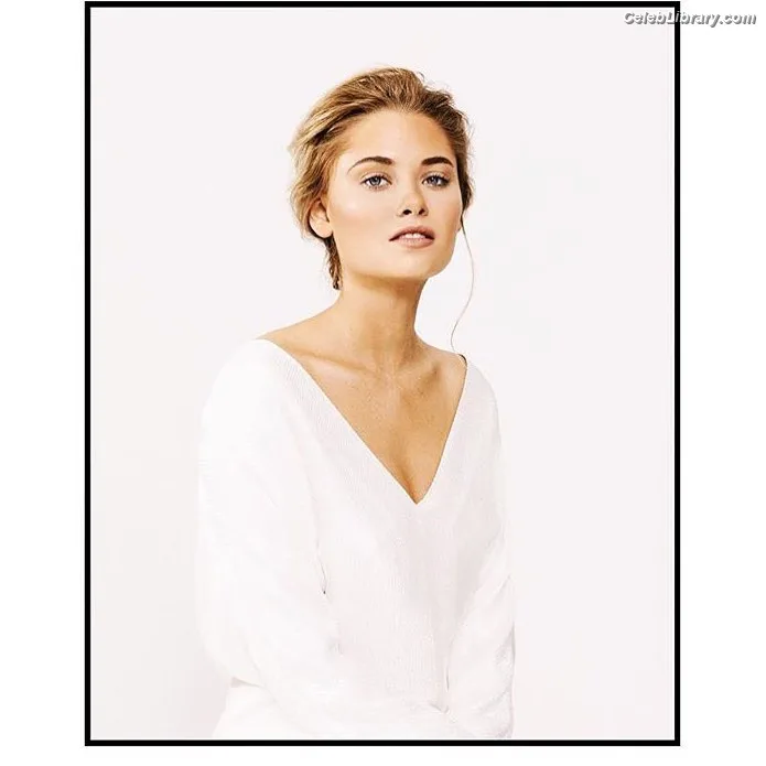 Virginia Gardner photo 12 of 521