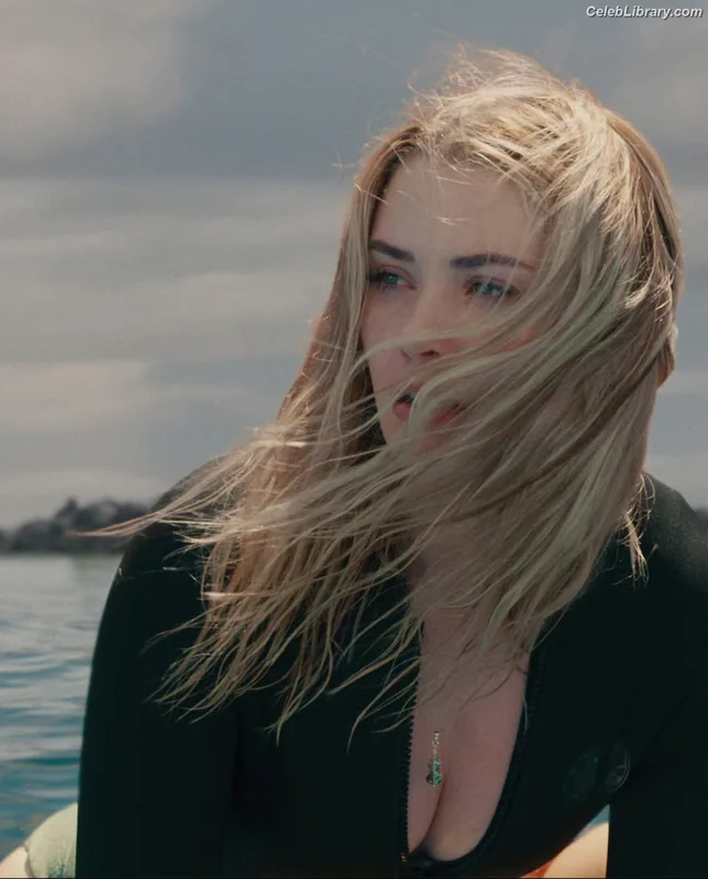 Virginia Gardner photo 11 of 521