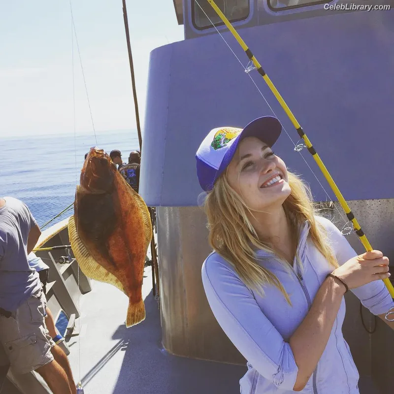 Virginia Gardner photo 18 of 521