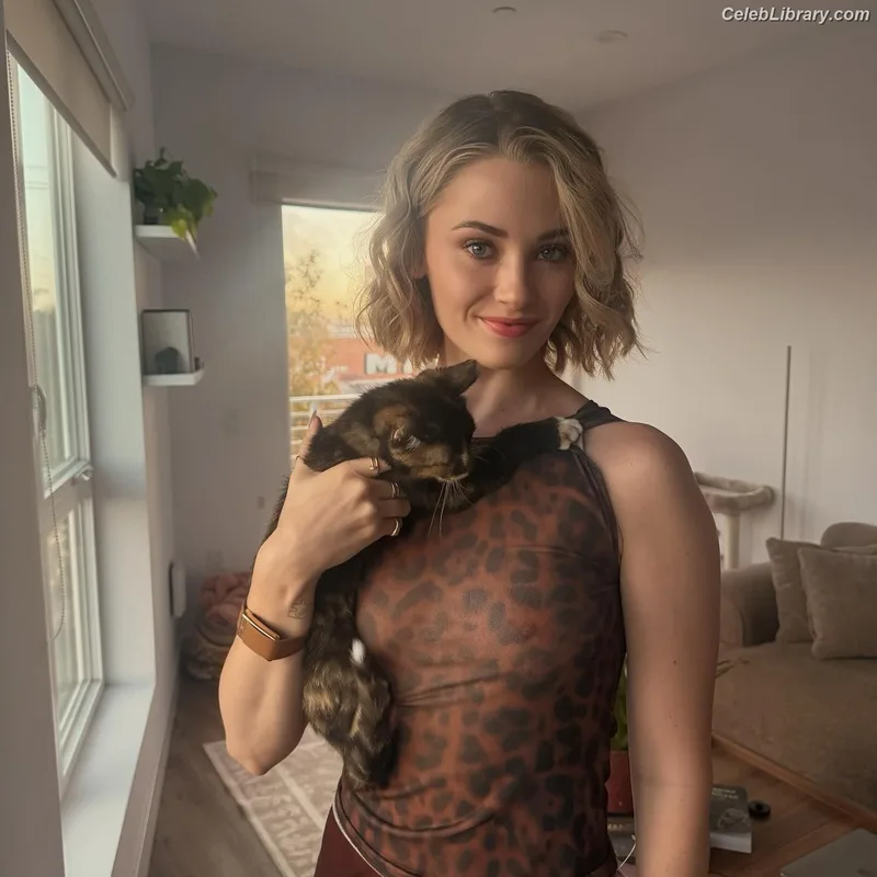 Virginia Gardner photo 19 of 521