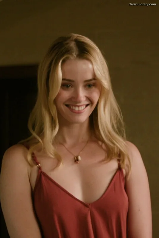 Virginia Gardner photo 22 of 521