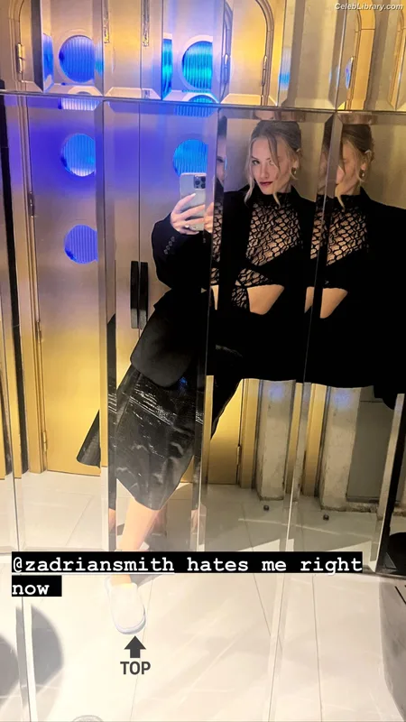 Virginia Gardner photo 8 of 521