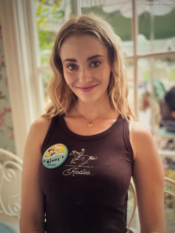 Virginia Gardner photo 21 of 521