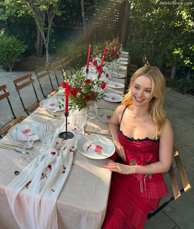 Virginia Gardner photo 11 of 521