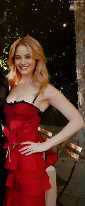 Virginia Gardner photo 13 of 521