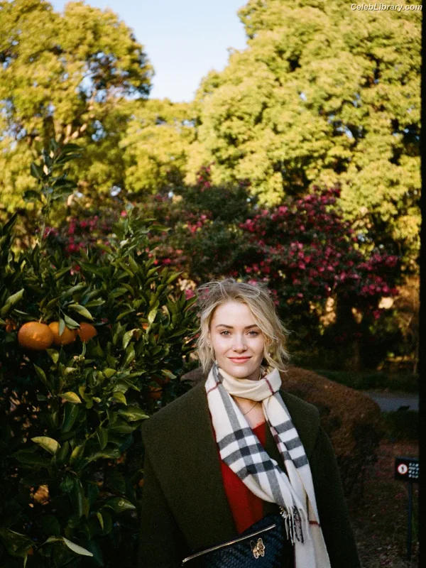 Virginia Gardner photo 20 of 521