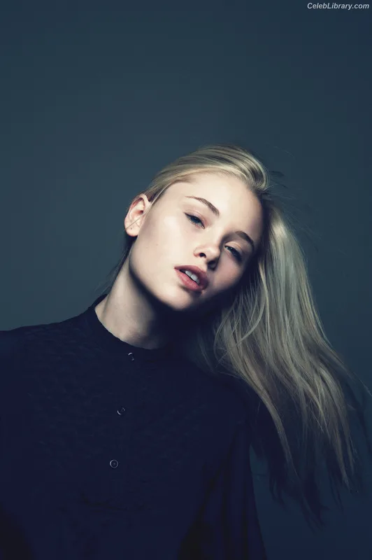 Virginia Gardner photo 8 of 521