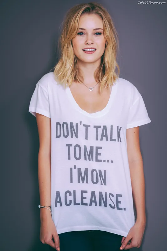 Virginia Gardner photo 14 of 521