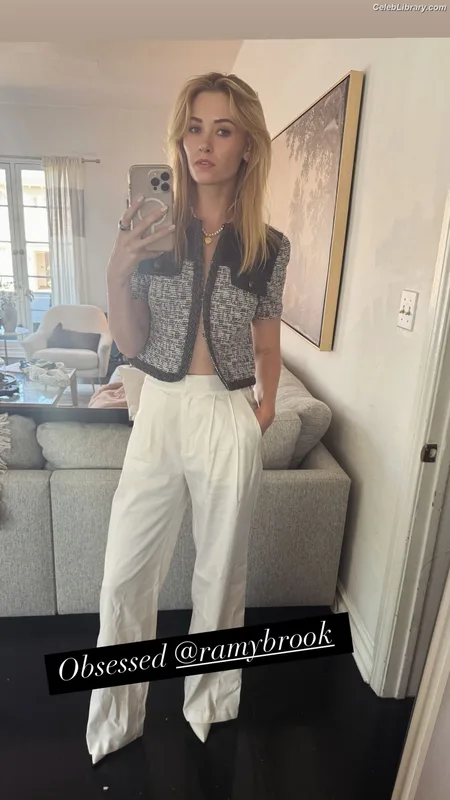 Virginia Gardner photo 24 of 521